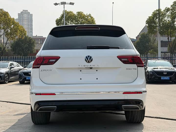 Фото 5 - Volkswagen Tiguan L Pro