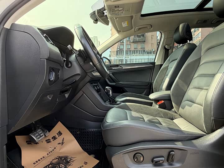 Фото 7 - Volkswagen Tiguan L Pro