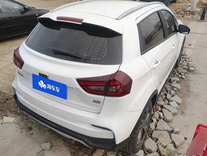 Фото 3 - Geely Vision X3