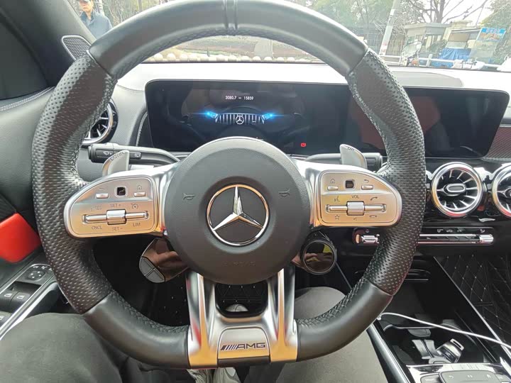 Фото 8 - Mercedes-Benz GLB-Class AMG