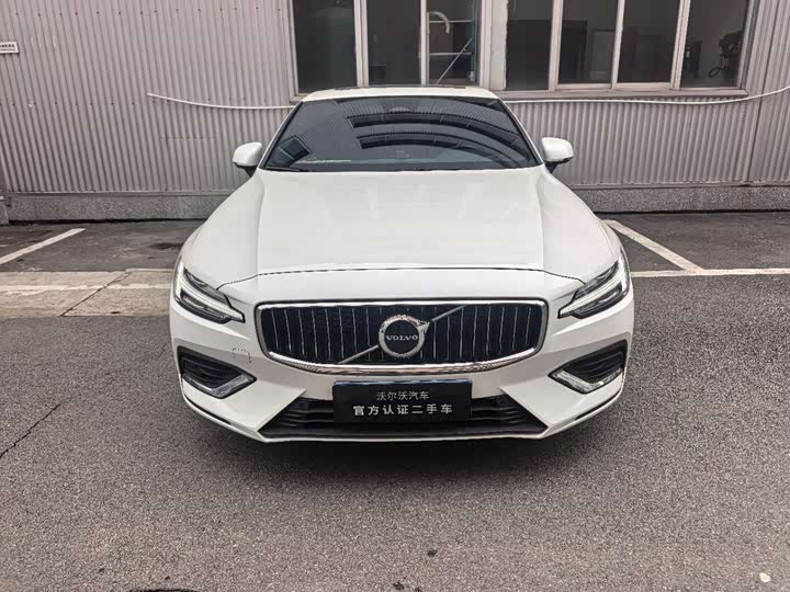 Фото 2 - Volvo S60