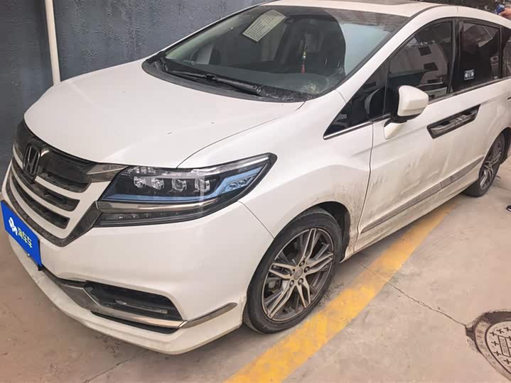 Фото 1 - Honda Elysion