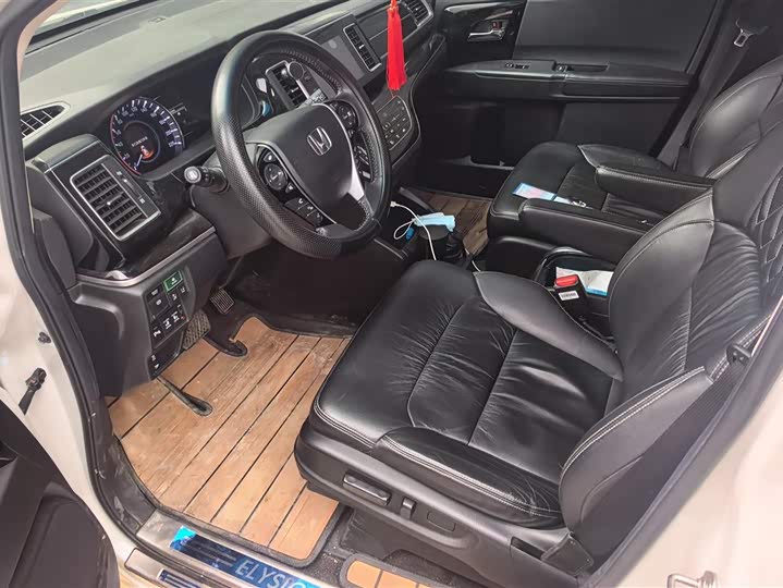 Фото 9 - Honda Elysion