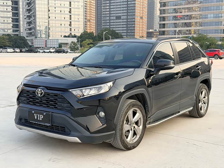 Фото 1 - Toyota RAV4