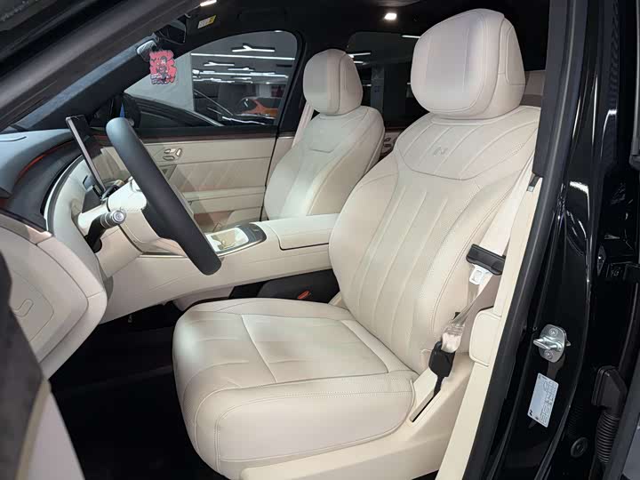 Фото 8 - Nio Onvo L90