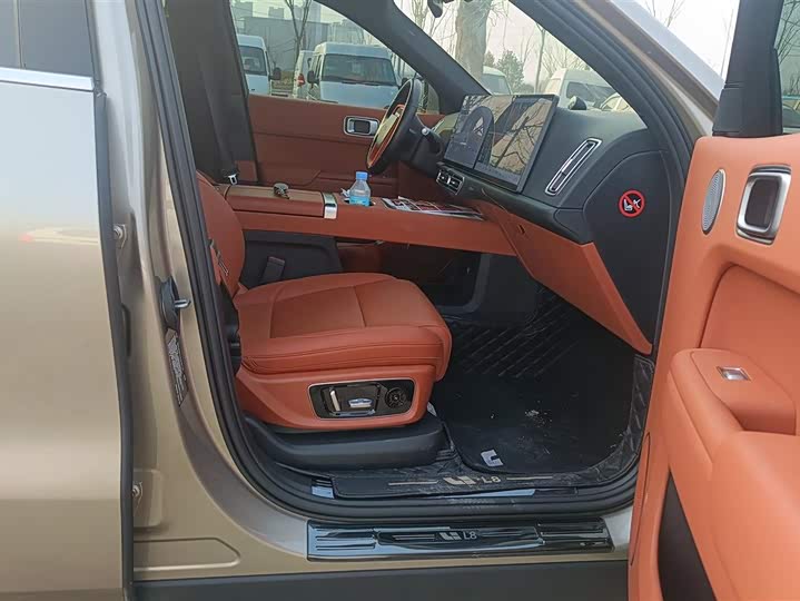 Фото 8 - LiXiang L8