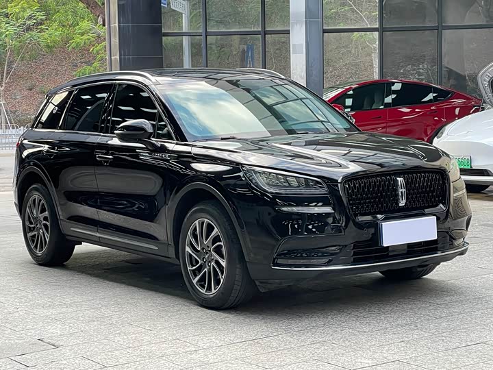 Фото 3 - Lincoln Corsair