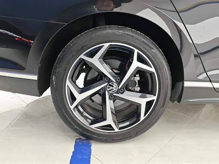 Фото 6 - Volkswagen Magotan