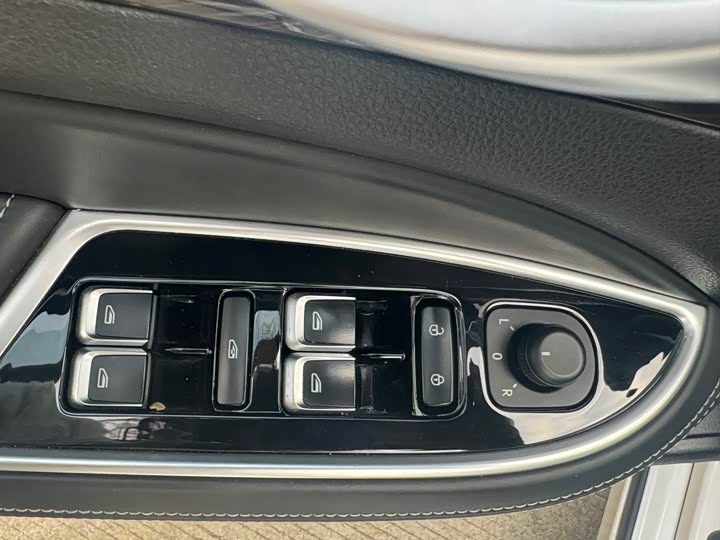 Фото 5 - Geely Emgrand GT