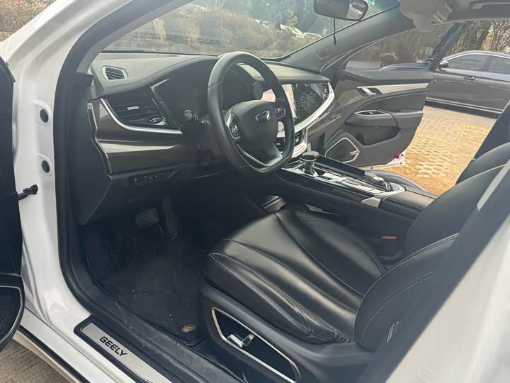 Фото 7 - Geely Emgrand GT