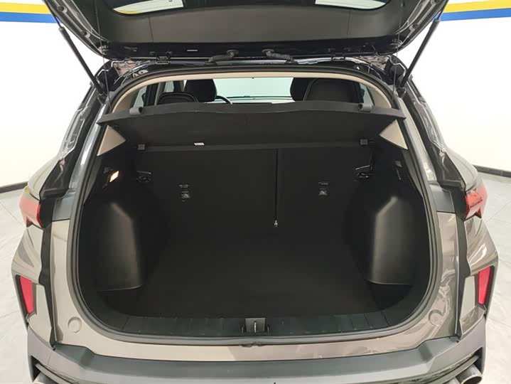 Фото 4 - Geely Coolray