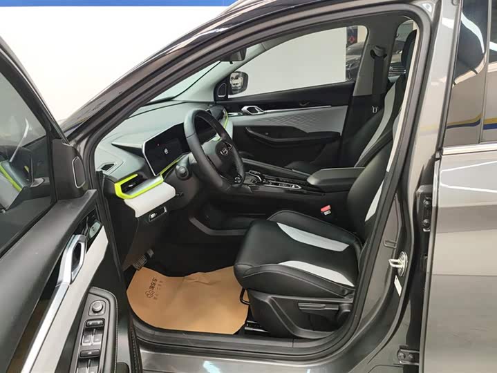 Фото 9 - Geely Coolray