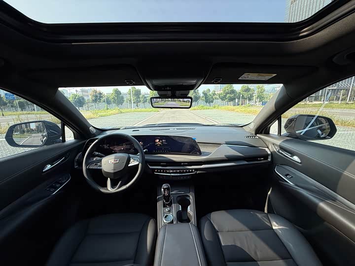 Фото 5 - Cadillac XT4