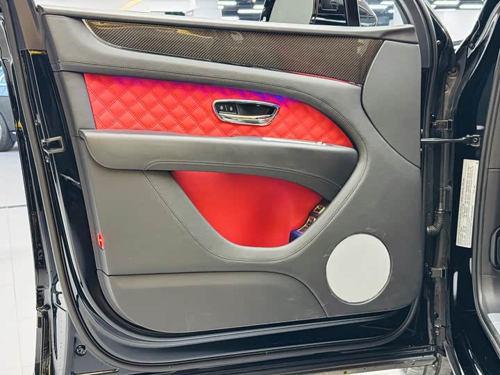 Фото 8 - Bentley Bentayga