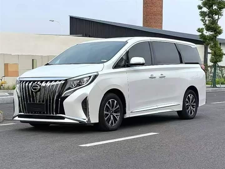 Фото 1 - GAC Trumpchi M8