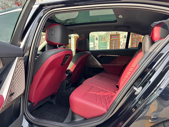 Фото 6 - BMW 5 Series