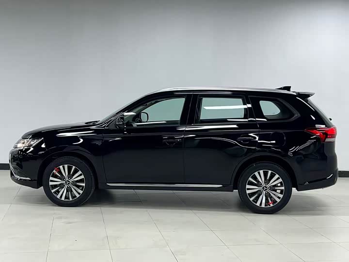 Фото 4 - Mitsubishi Outlander
