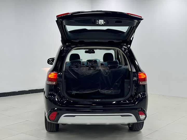 Фото 7 - Mitsubishi Outlander