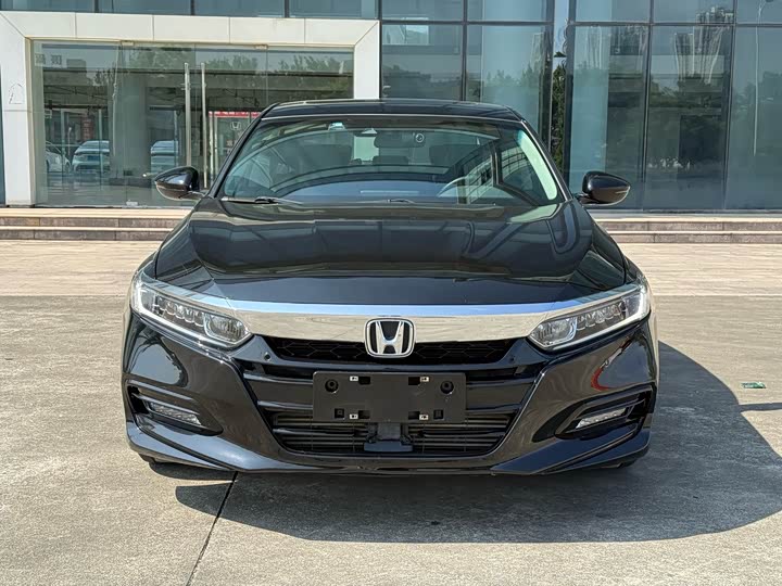 Фото 2 - Honda Accord