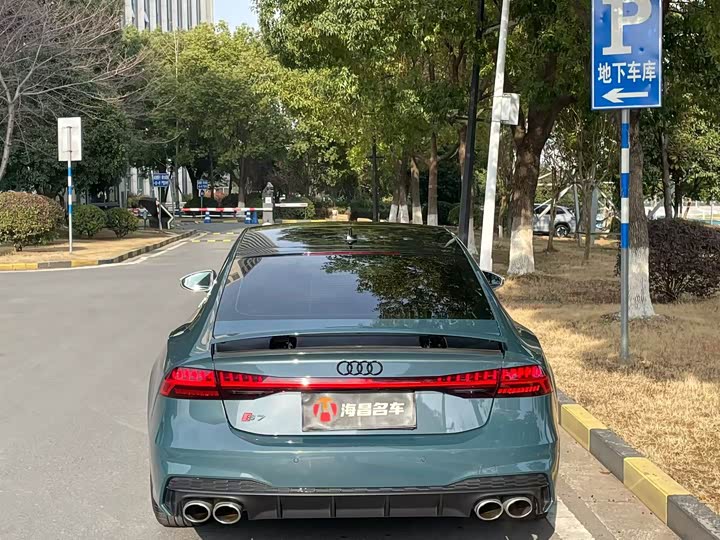 Фото 5 - Audi S7