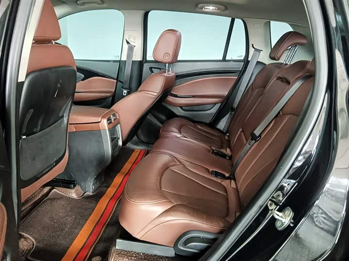 Фото 9 - Buick Envision Plus