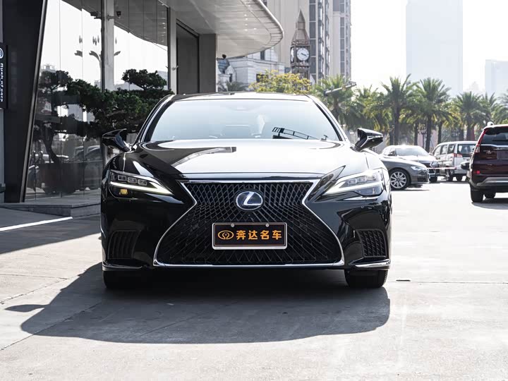 Фото 2 - Lexus LS