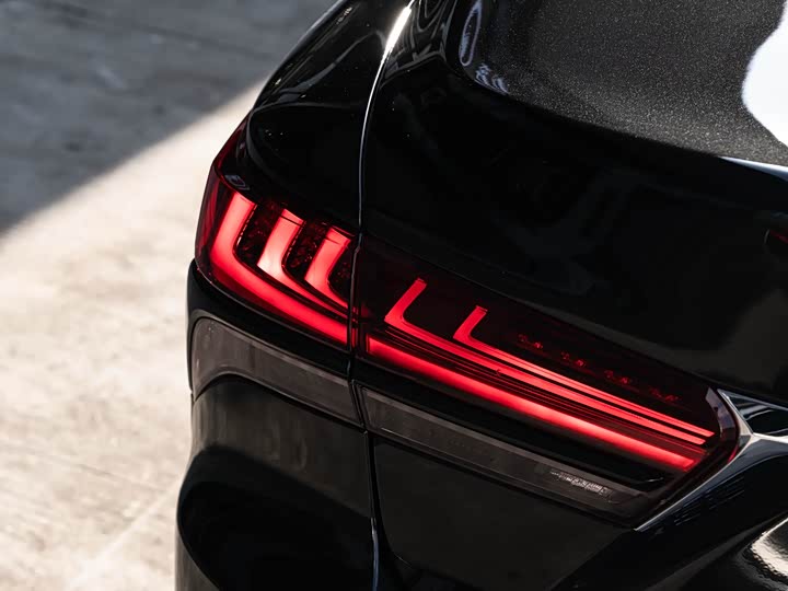 Фото 7 - Lexus LS