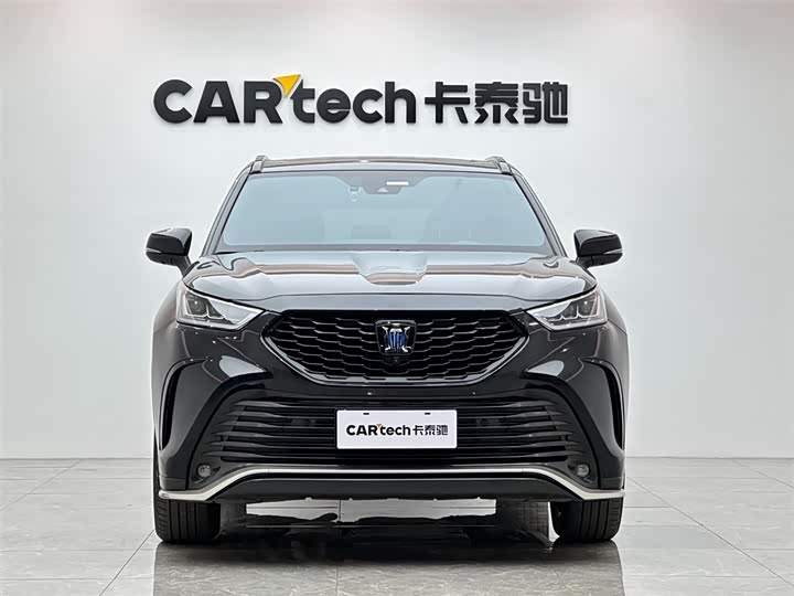 Фото 7 - Toyota Crown Kluger