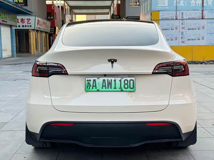 Фото 4 - Tesla Model Y