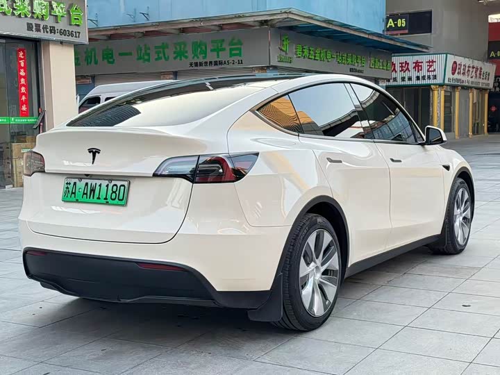 Фото 6 - Tesla Model Y