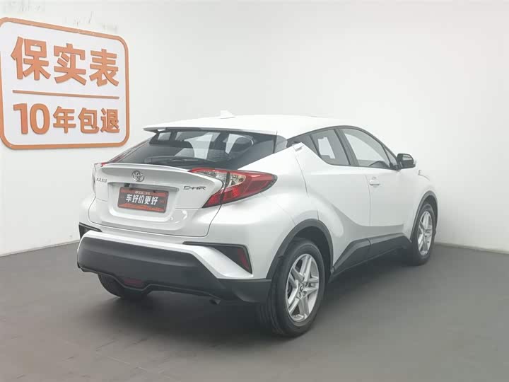 Фото 2 - Toyota C-HR