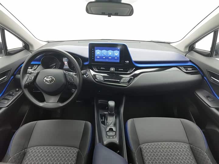 Фото 5 - Toyota C-HR