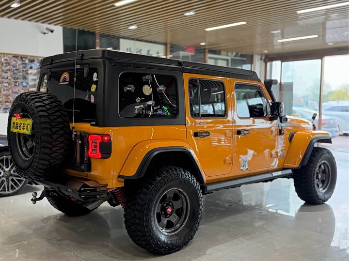 Фото 4 - Jeep Wrangler Hybrid