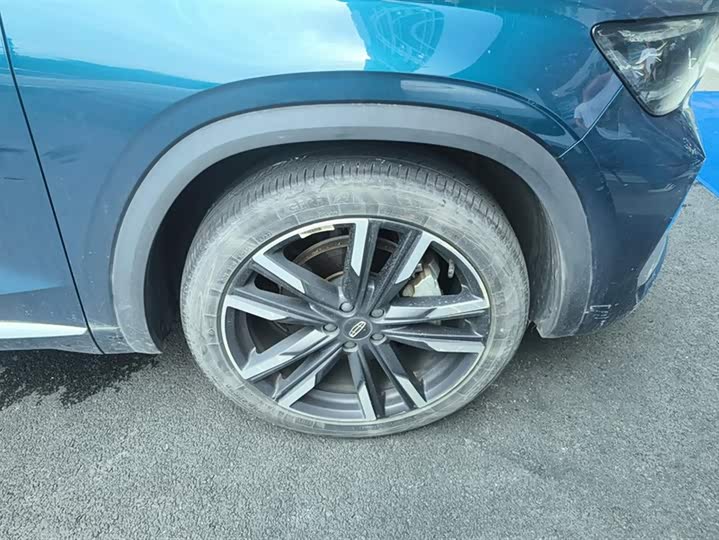 Фото 6 - Geely Monjaro