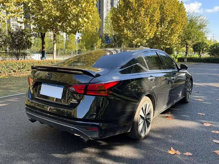 Фото 7 - Nissan Teana