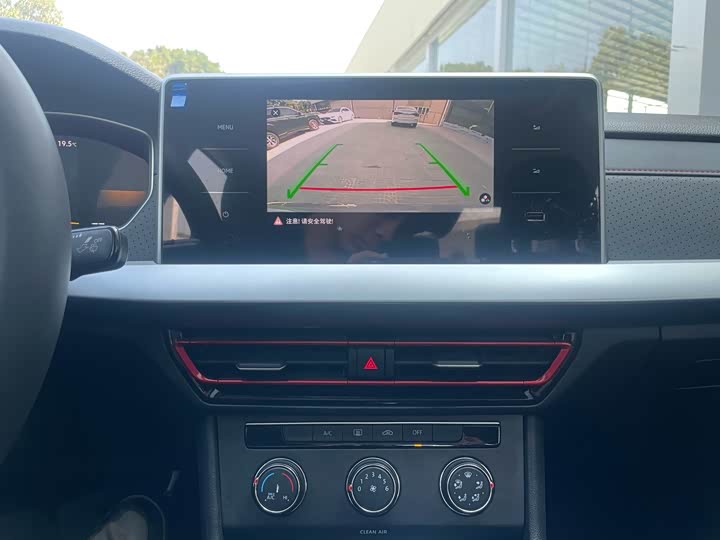 Фото 9 - Volkswagen Lavida