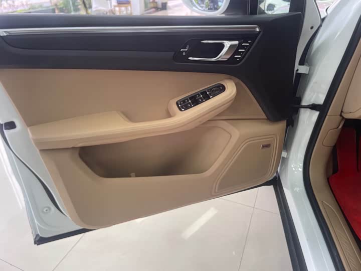 Фото 7 - Porsche Macan