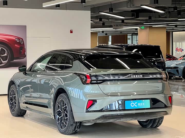 Фото 5 - Zeekr 001