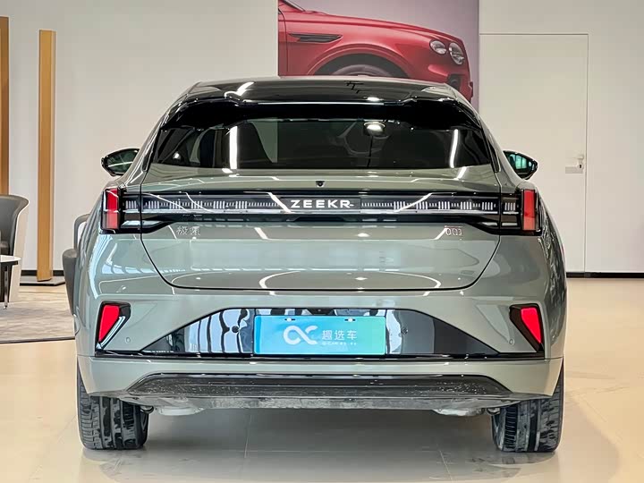 Фото 6 - Zeekr 001