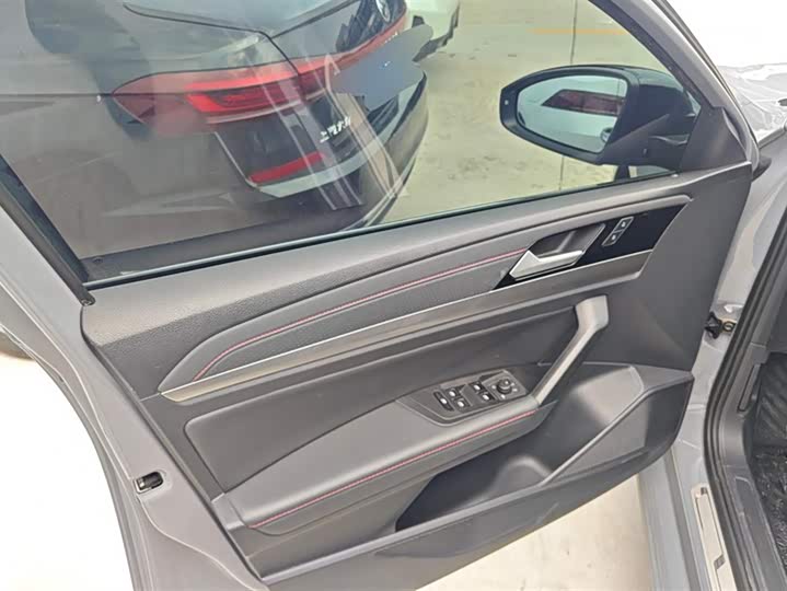 Фото 7 - Volkswagen Lavida