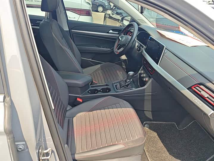 Фото 8 - Volkswagen Lavida