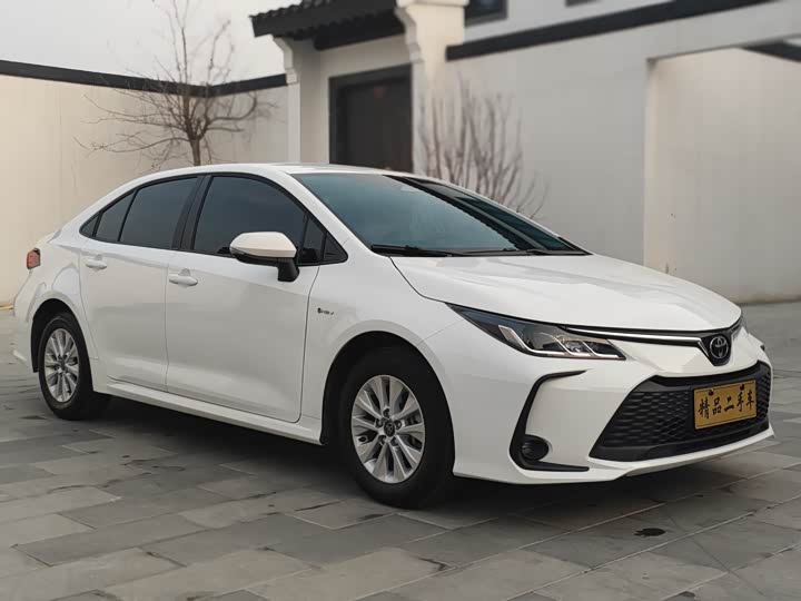 Фото 3 - Toyota Corolla