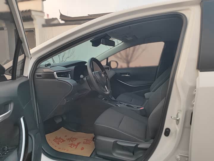 Фото 9 - Toyota Corolla