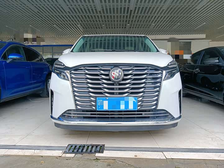 Фото 2 - Buick GL8 ES