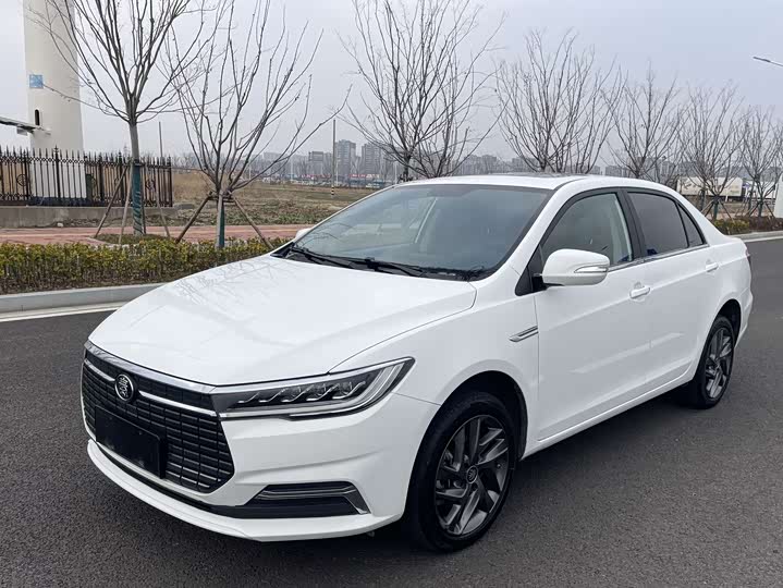 Фото 1 - BYD Qin EV