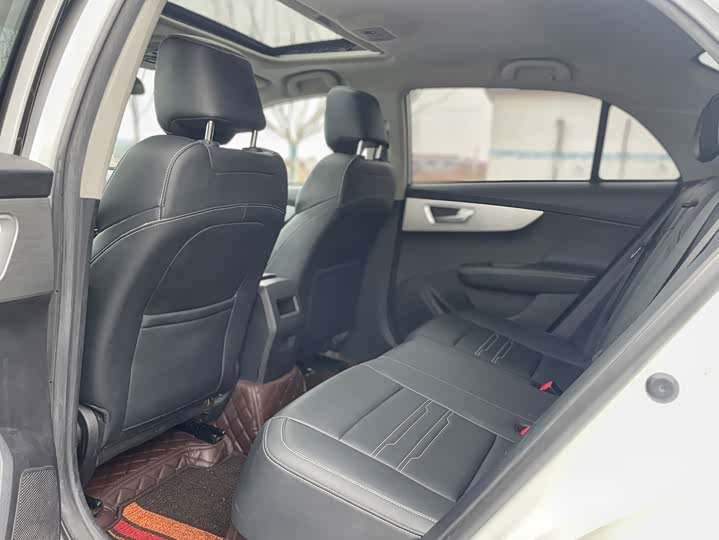 Фото 9 - BYD Qin EV