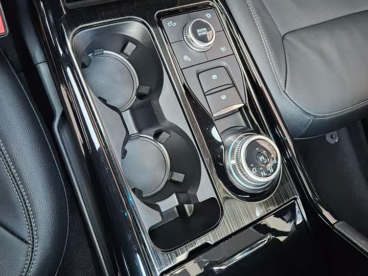 Фото 5 - Ford Explorer