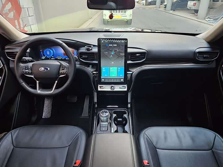 Фото 7 - Ford Explorer