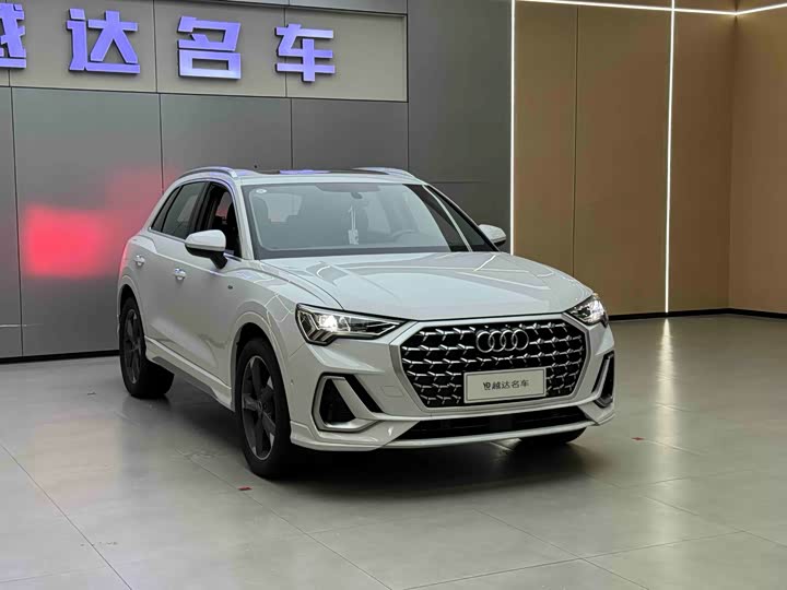 Фото 5 - Audi Q3