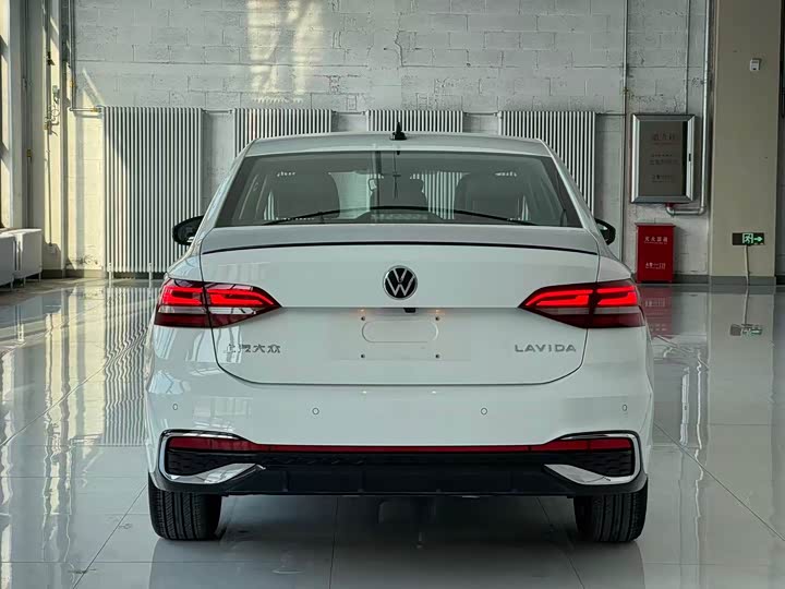 Фото 5 - Volkswagen Lavida